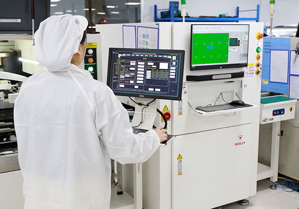 Red light therapy device production under ISO 13485 controlled manufacturing